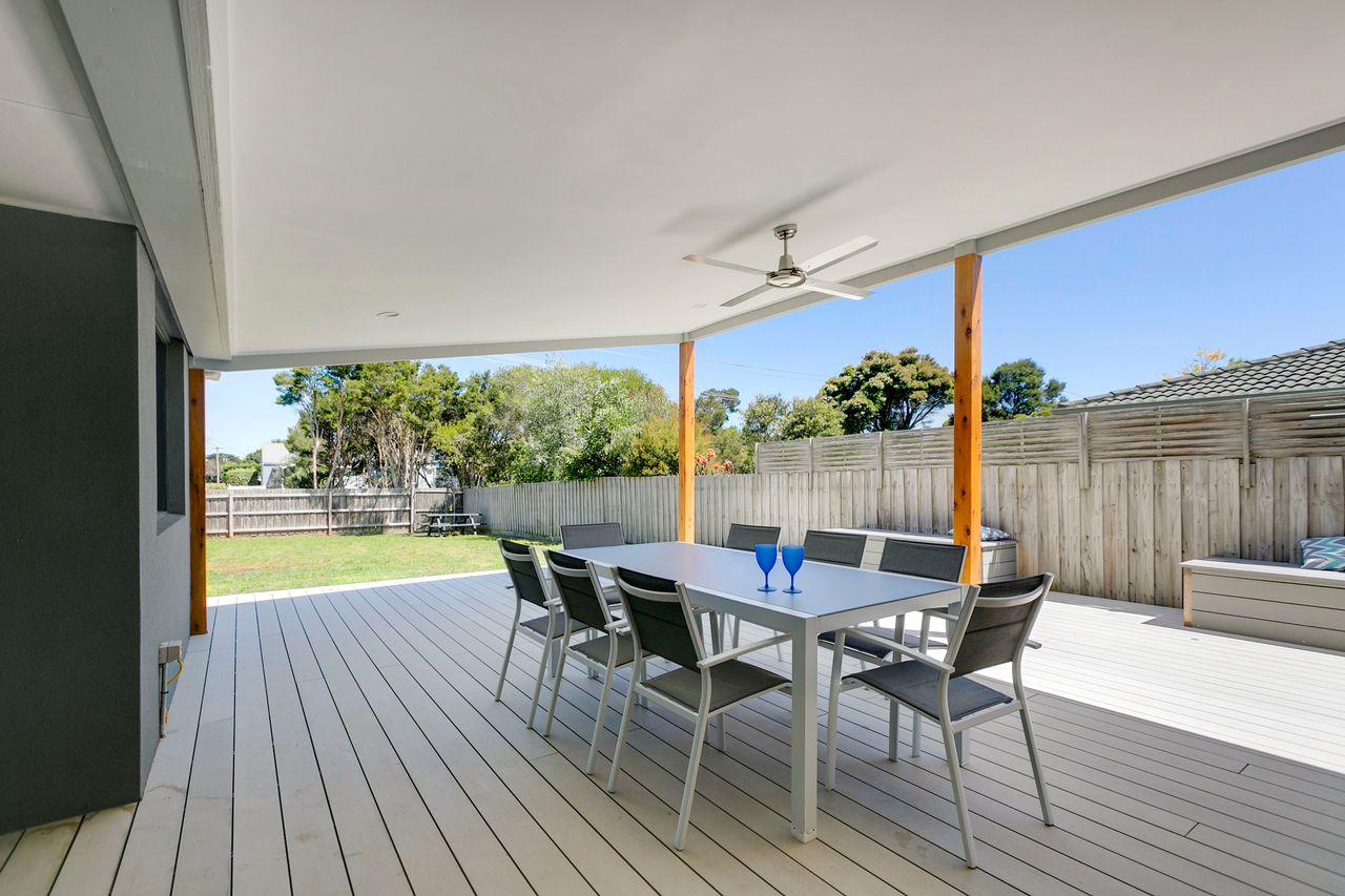 Fairway Views | Pet Friendly Beach Retreat