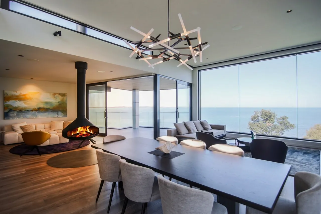 Somers Sanctuary | Clifftop Luxury with Pool & Sauna