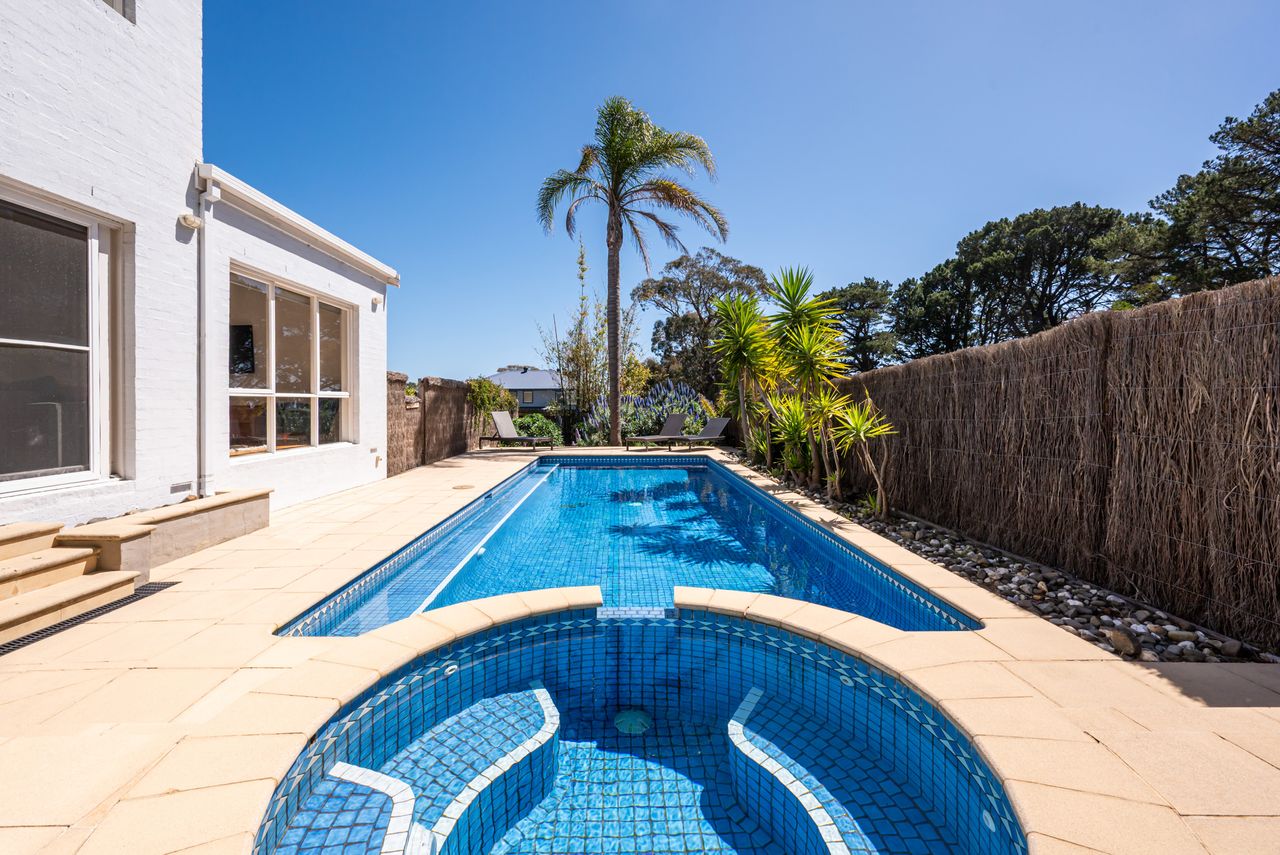 Villa Solare | Pet friendly Retreat with Pool & Spa