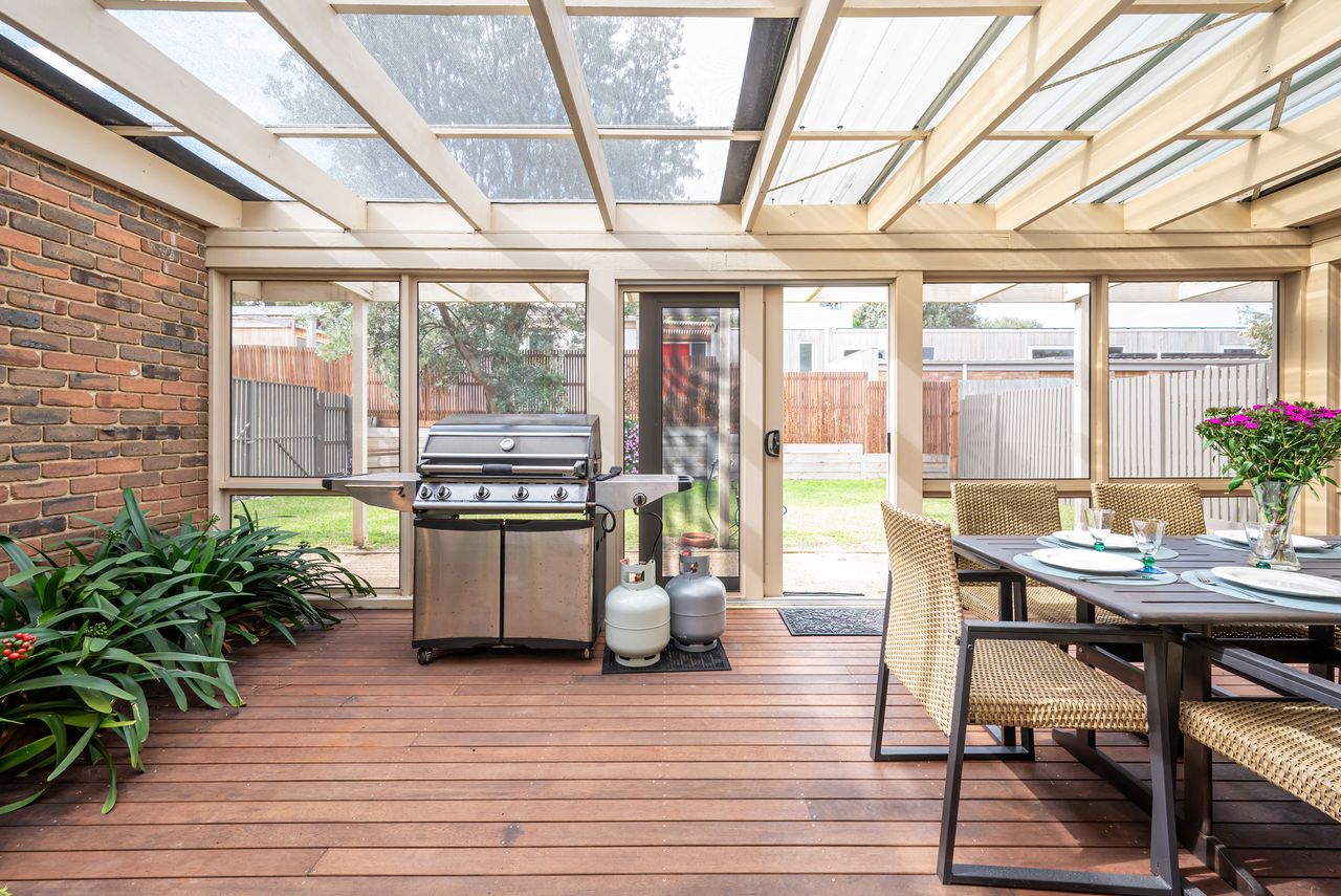 Queens Beach Retreat | Beachside Coastal Escape