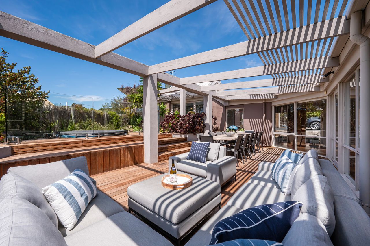 Salt House Sorrento | Tennis court access & Spa